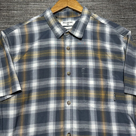 Billabong Button Up Shirt Men's L Blue Plaid Short Sleeve Tailored Fit #M502KAMM - Picture 1 of 15